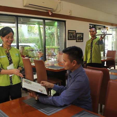 Hotel Grand Karawang Indah Ngoại thất bức ảnh