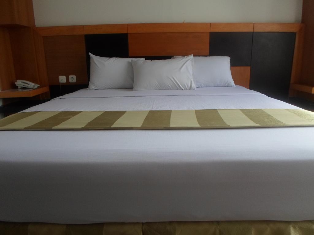 Hotel Grand Karawang Indah Ngoại thất bức ảnh