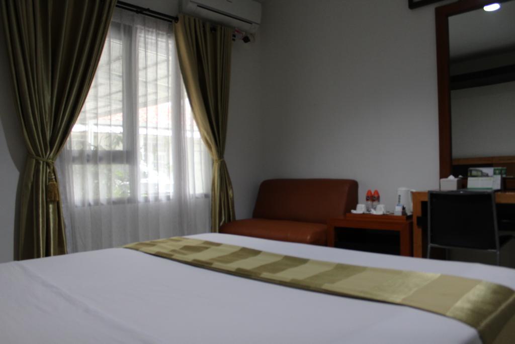 Hotel Grand Karawang Indah Ngoại thất bức ảnh