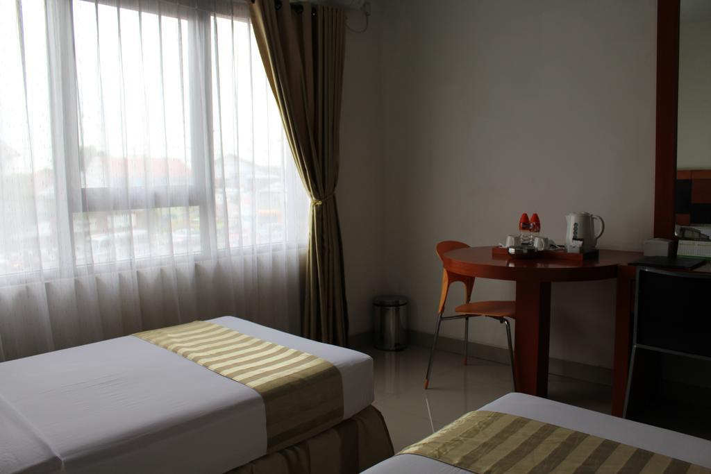 Hotel Grand Karawang Indah Ngoại thất bức ảnh