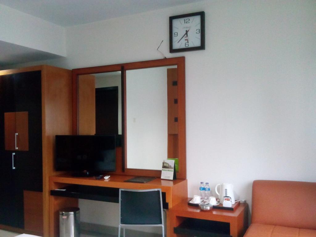Hotel Grand Karawang Indah Phòng bức ảnh