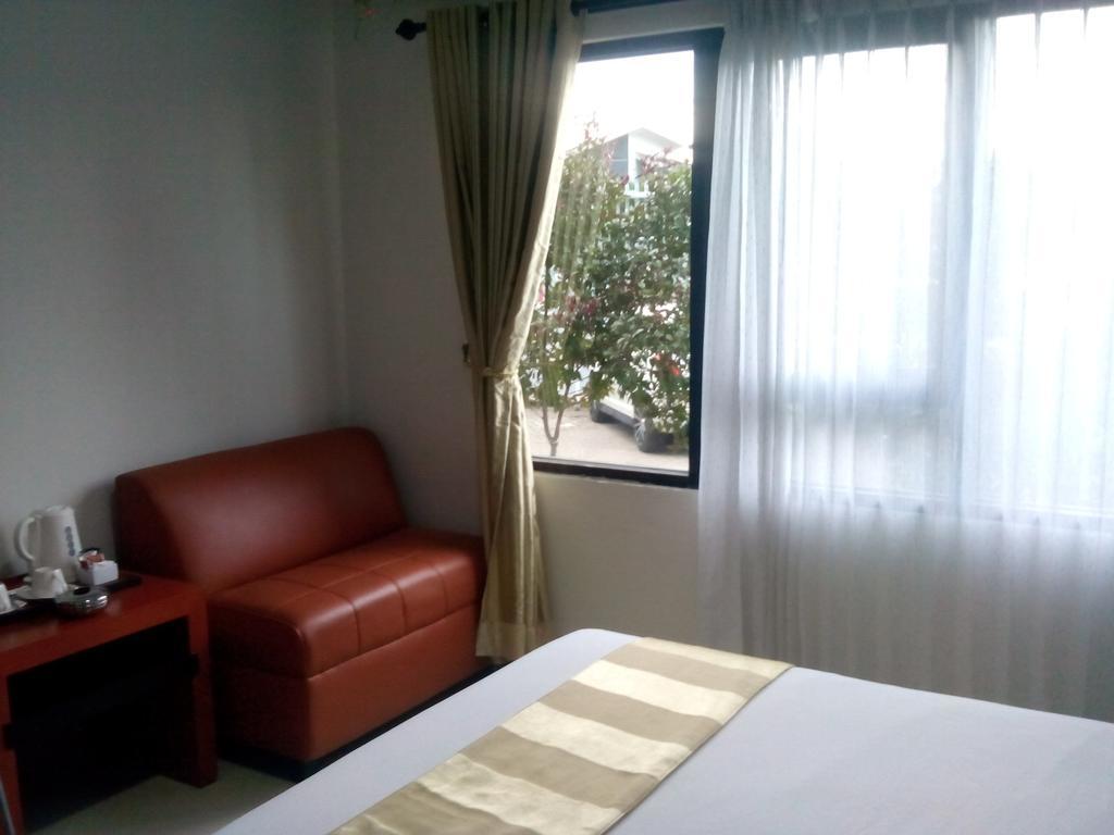 Hotel Grand Karawang Indah Phòng bức ảnh